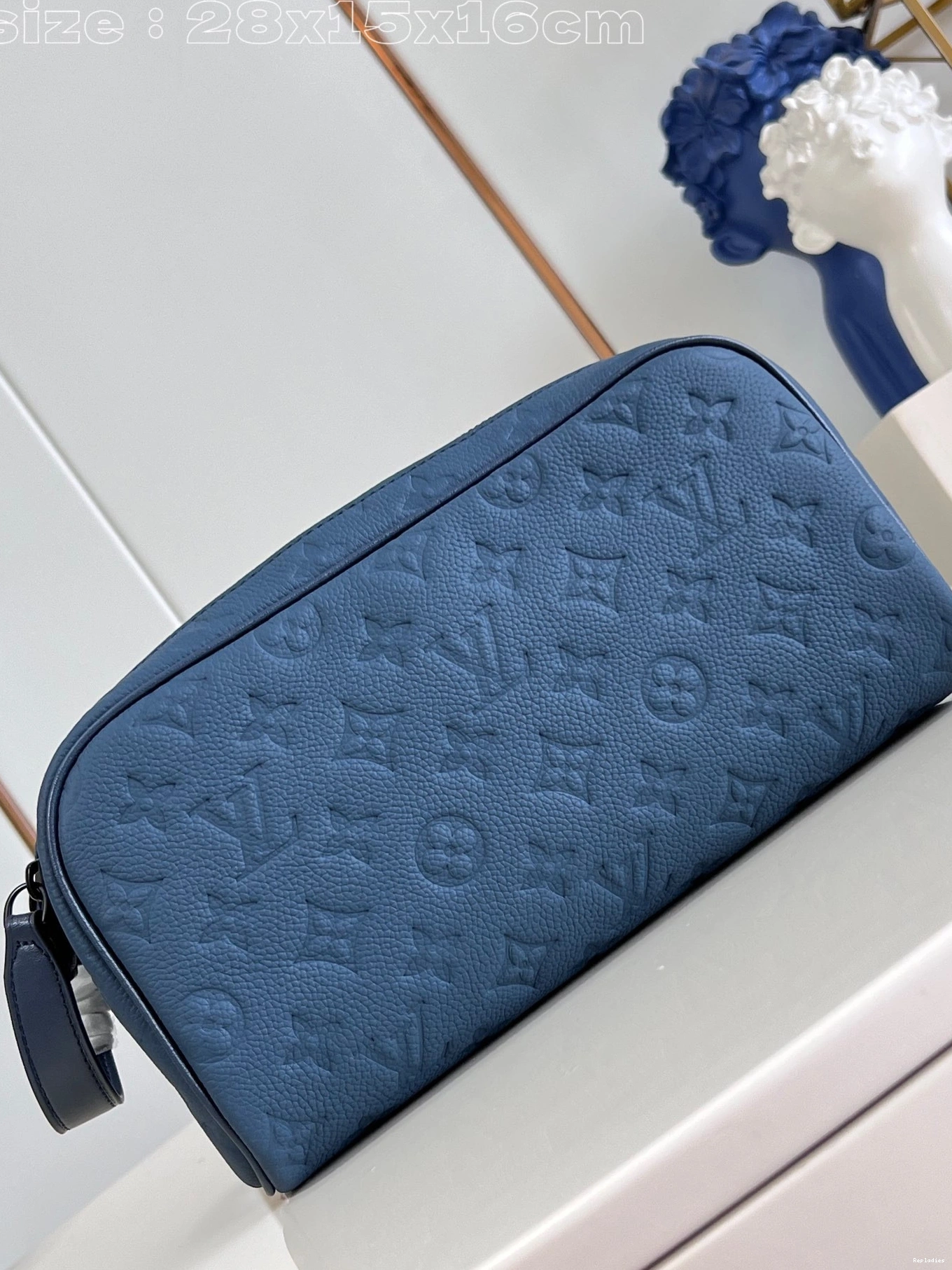 Cheap bag-23*13*12CM VUITTON DOPP KIT LOUIS LOCKER 0807